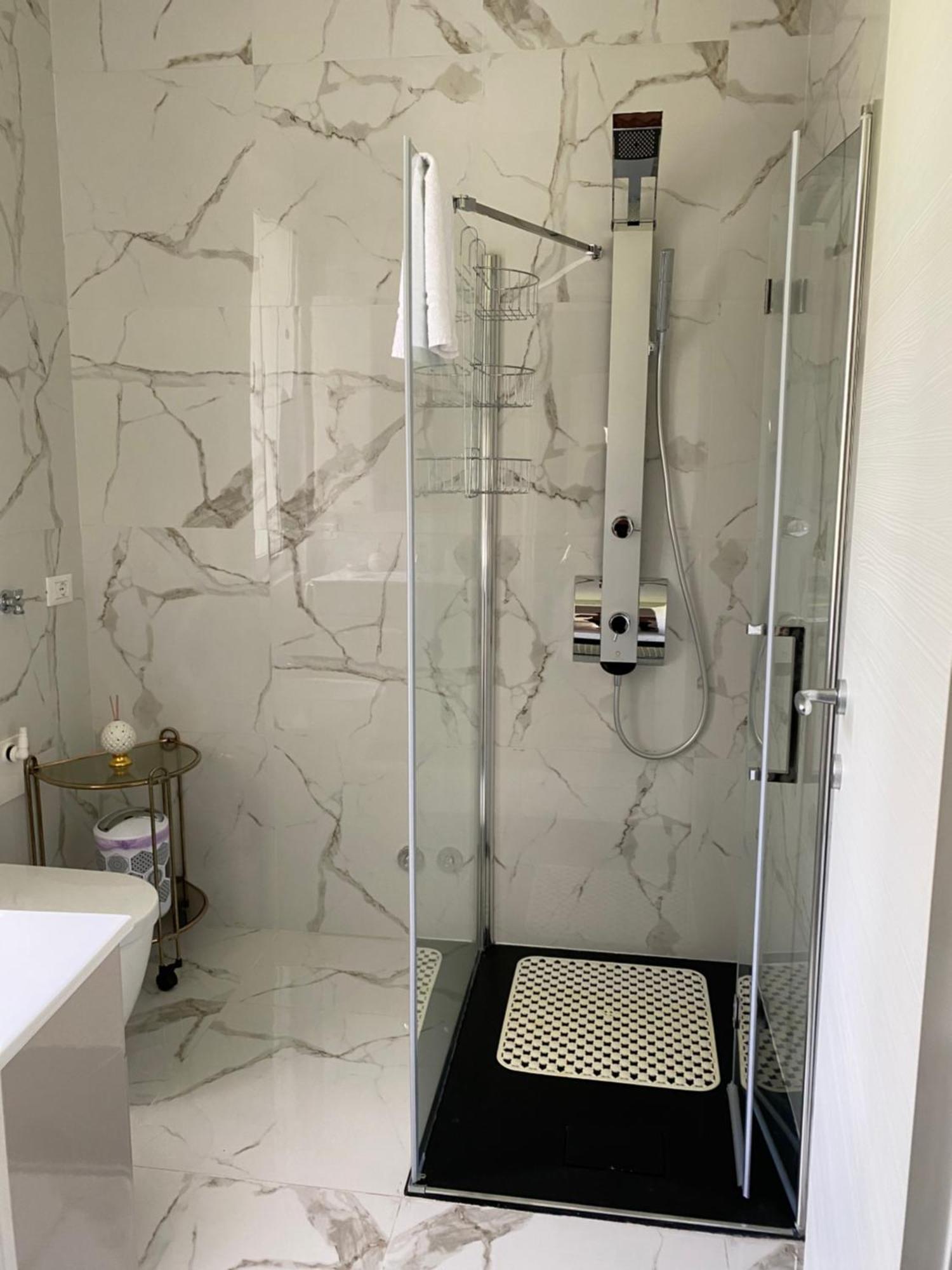 Luna Apartment Verbania Ngoại thất bức ảnh